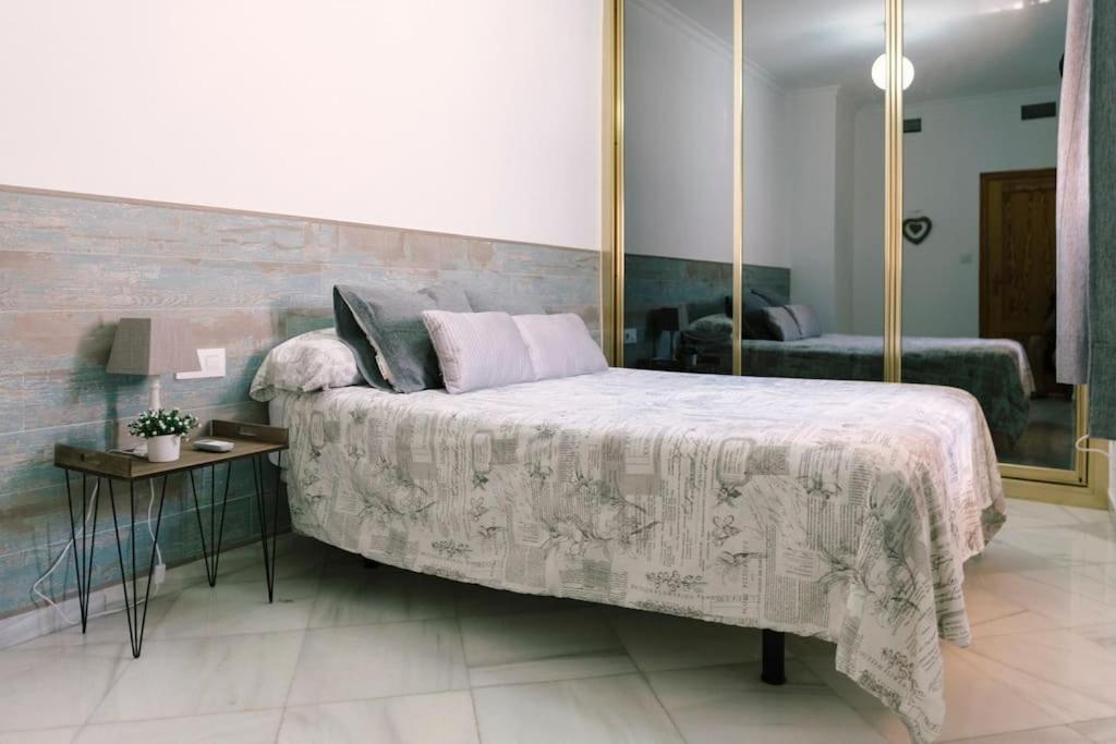 Apartamento Wonderful 3 Bedroom Flat In The Heart Of Triana