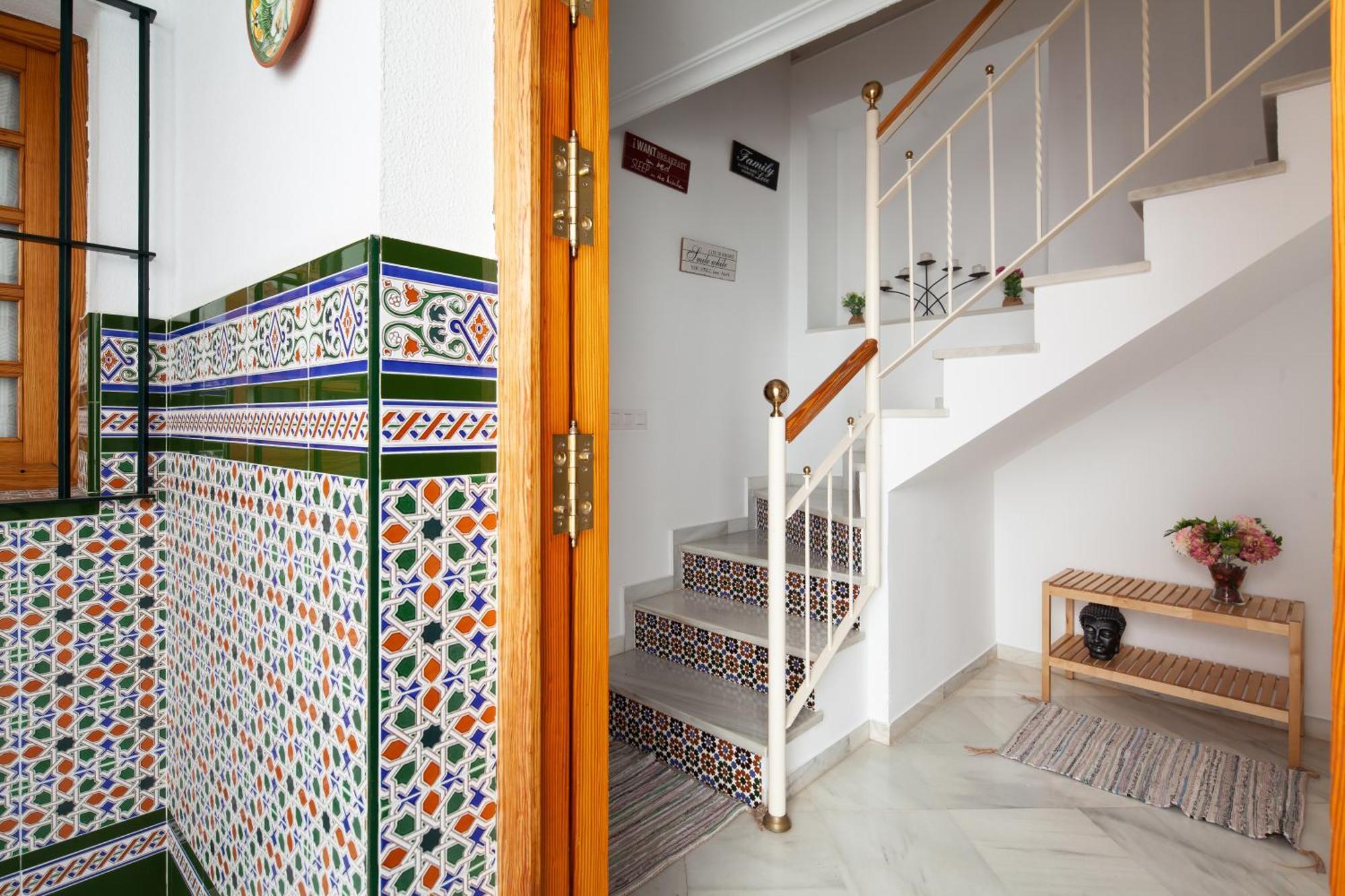 Wonderful 3 Bedroom Flat In The Heart Of Triana Apartamento
