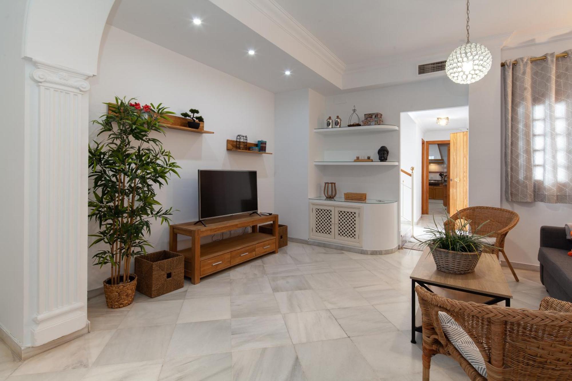 Apartment Wonderful 3 Bedroom Flat In The Heart Of Triana Seville